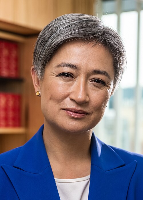 Official photo of Penny Wong