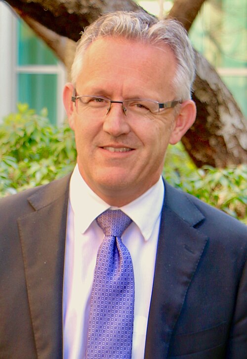 Official photo of David Smith
