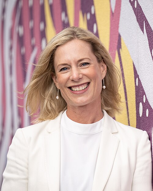Official photo of Rebecca White